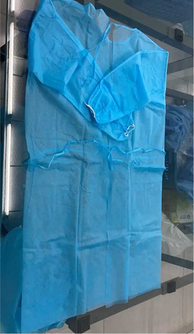 Vestido de aislamiento desechable